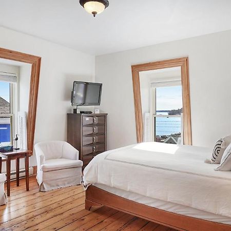 Sail Inn B&B Lunenburg Bagian luar foto